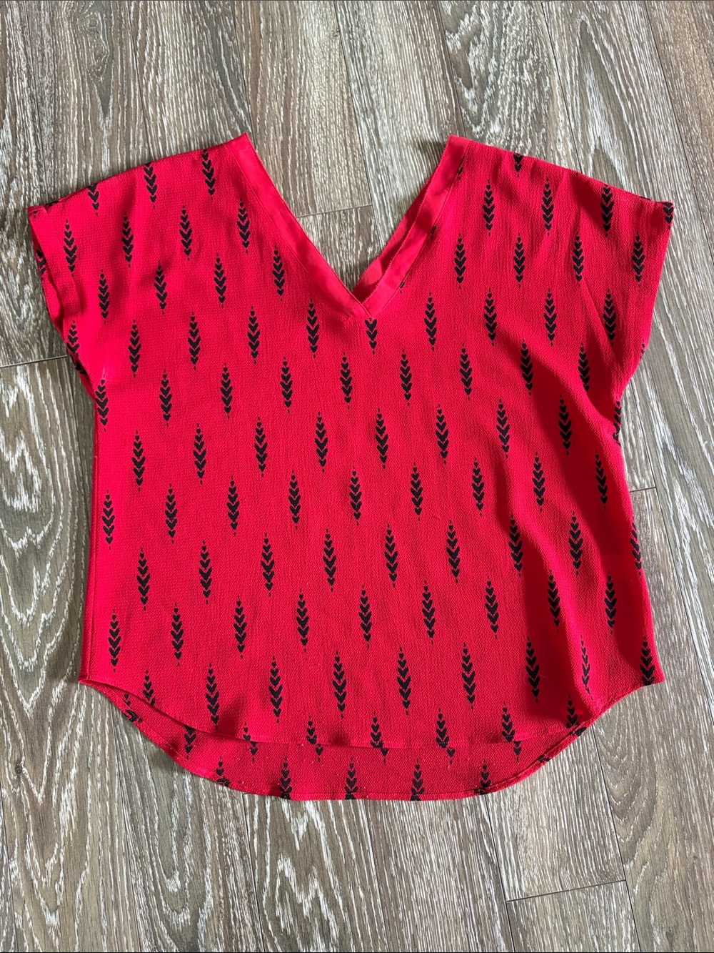 Kismet Red V-Neck Short Sleeve Shirt with Black Leaf Print
